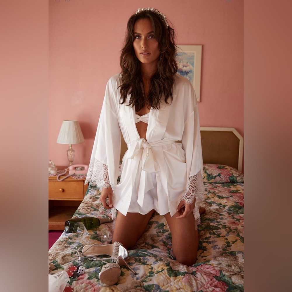 12th Tribe White Lace-Trim Satin Robe